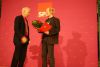 Die Verleihung des Innovationspreises 2012 an Atze Bauer durch Sven Kaerkes
